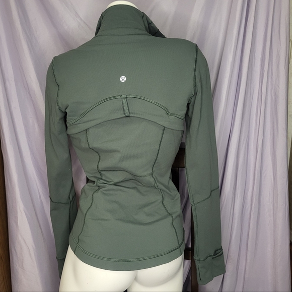 Lululemon Athletica Sage Green Zip-Up - Picture 3 of 9